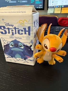 POPMART ORIGINAL stitch figurine